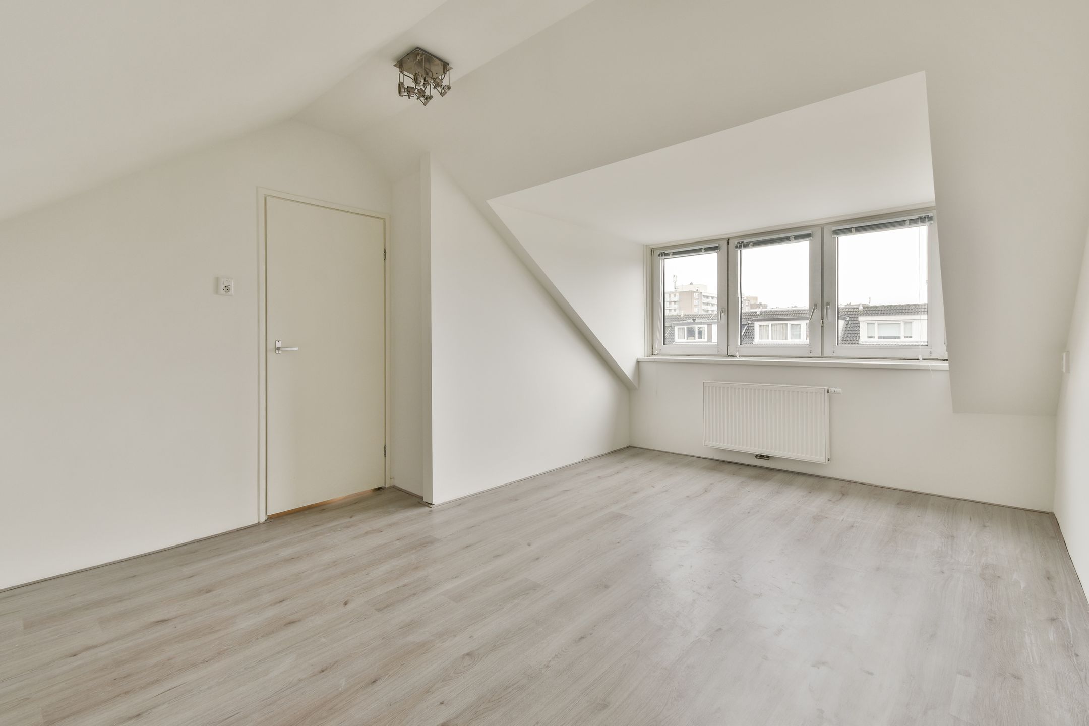 Foto 21 van Belle van Zuylenlaan 29