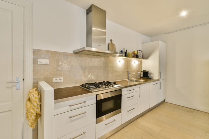 Photo 2 of Orteliusstraat 52-H