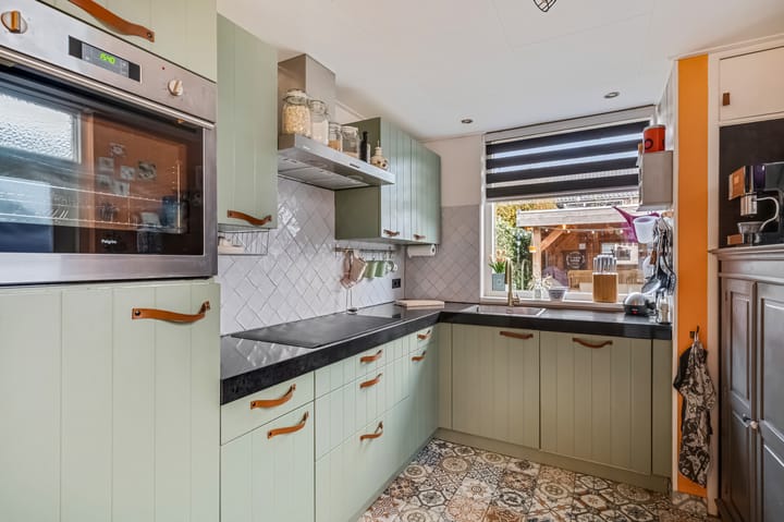 Photo 9 of Anjerstraat 4