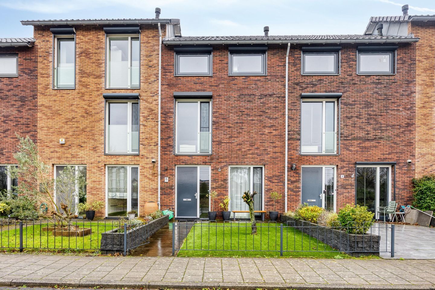 Foto 1 van Vuursteen 6