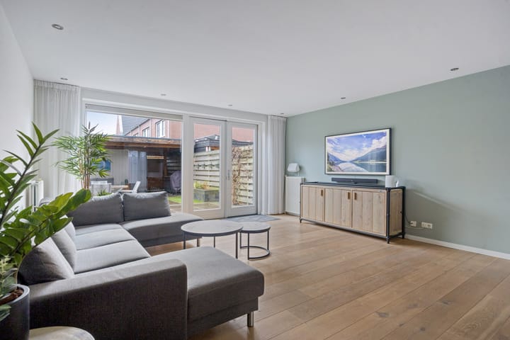 Foto 2 van Vuursteen 6