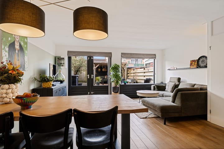 Foto 17 van De Tribune 10