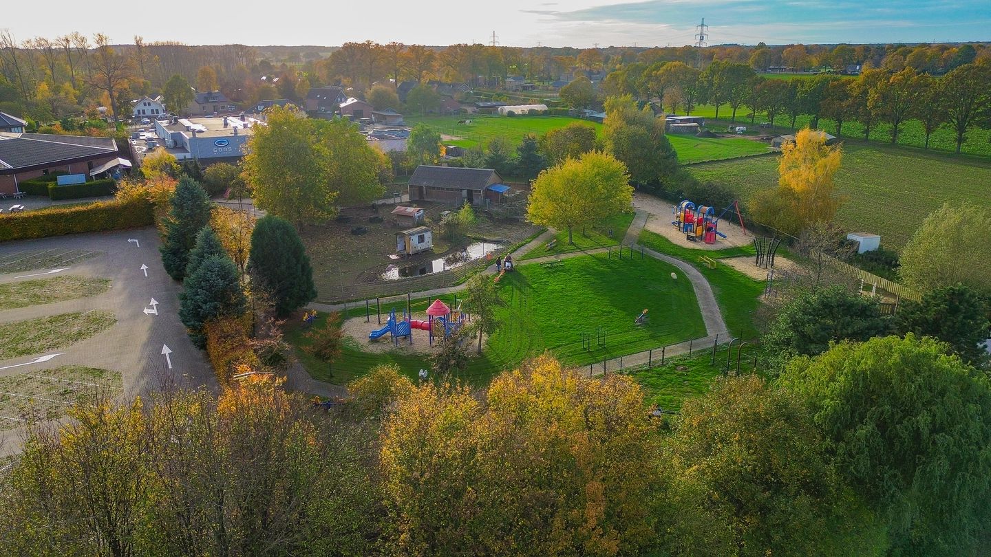 View photo 2 of Heinsbergerweg 65