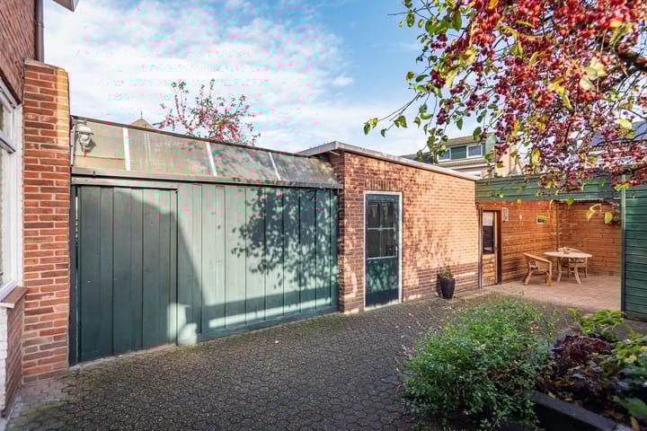 Photo 39 of Allee 52