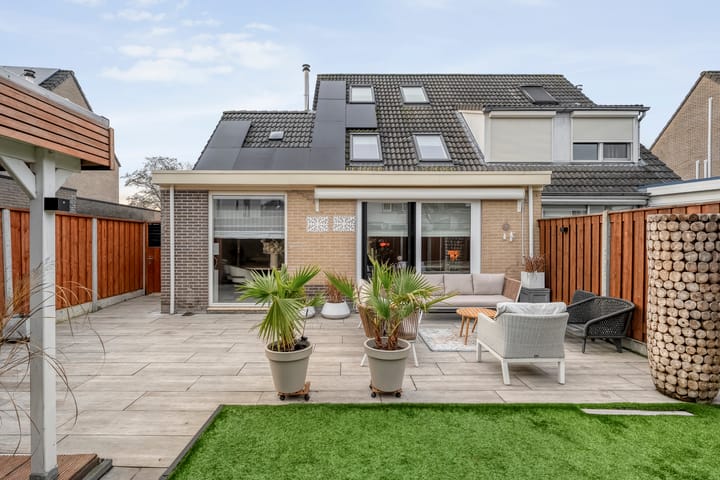 Photo 38 of Julie de Graaglaan 39