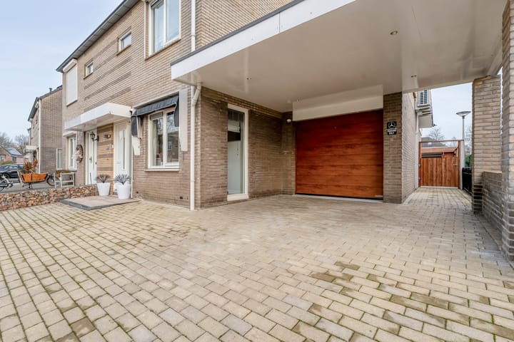 Photo 43 of Julie de Graaglaan 39