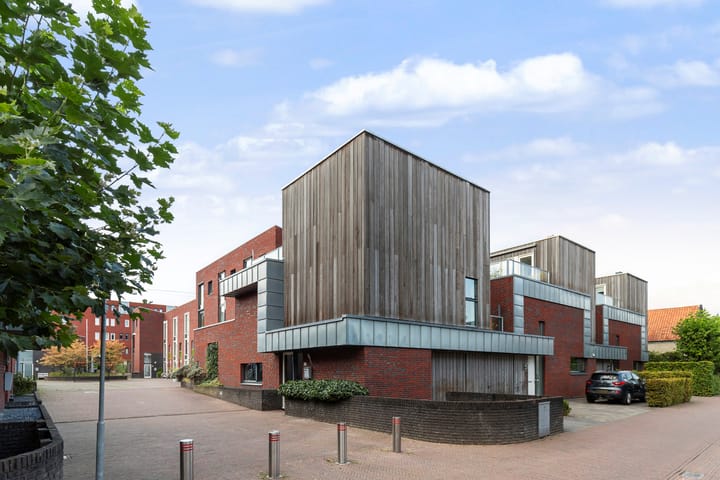 Spoorbrughof 2 main image