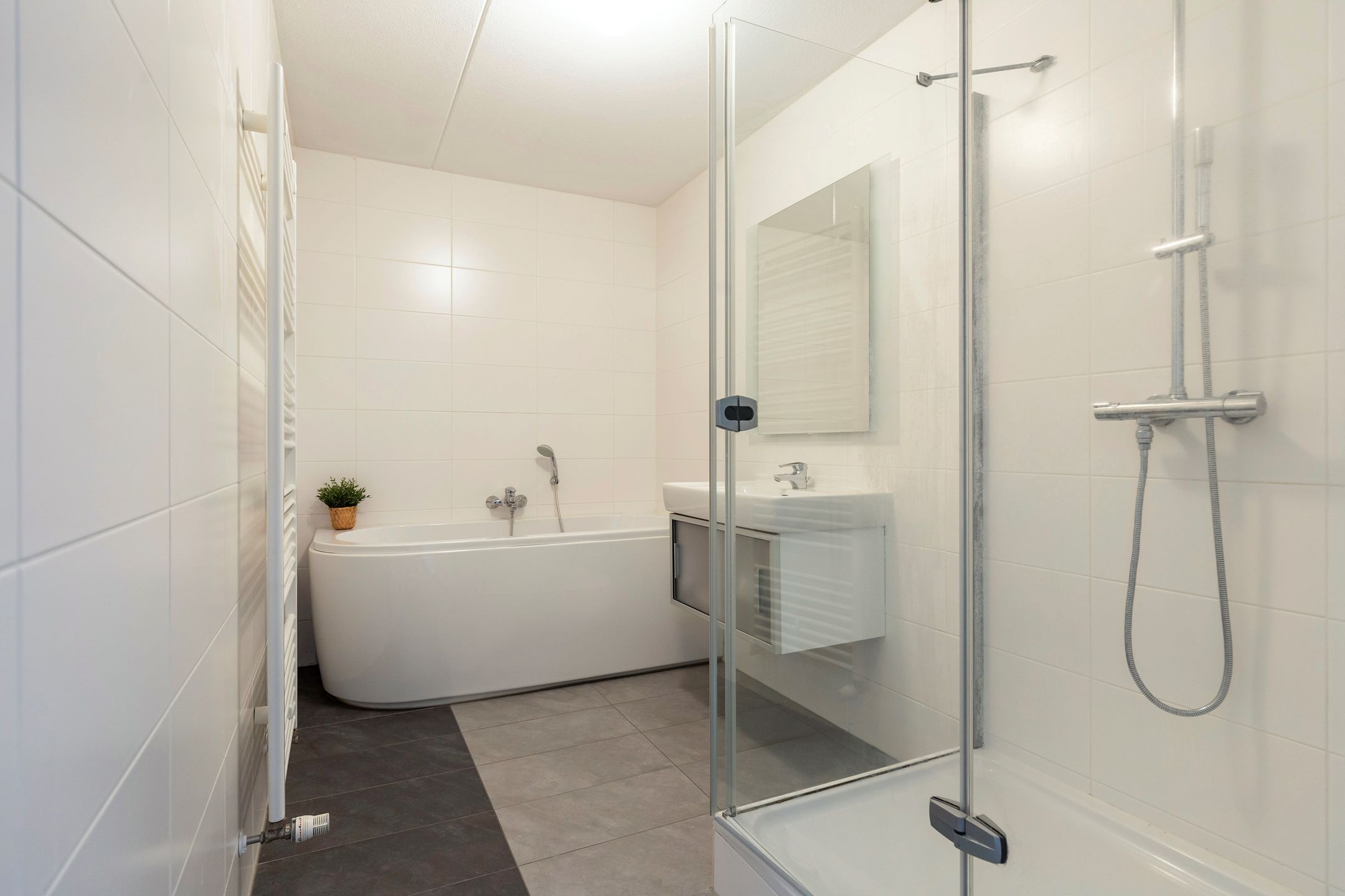 Foto 3 van Spoorbrughof 2