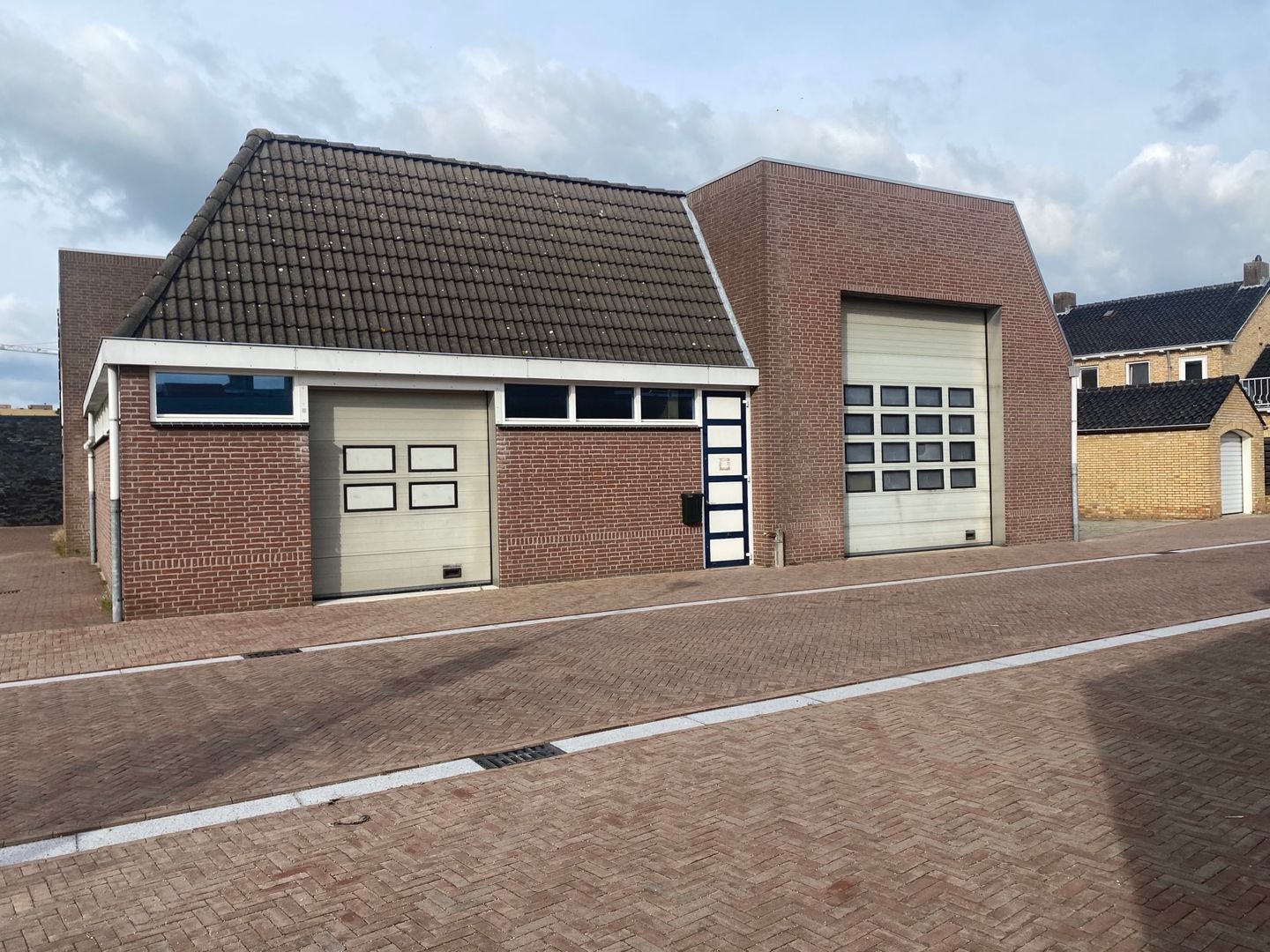 View photo 2 of Burgemeester Hobusstraat 39