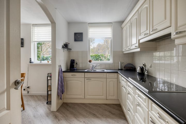 Photo 12 of Van Apeldoornshof 25