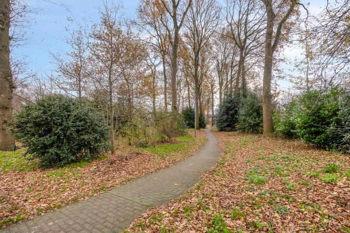 Photo 37 of Van Apeldoornshof 25