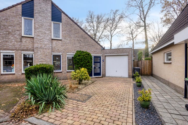 Photo 39 of Van Apeldoornshof 25