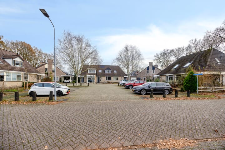 Photo 41 of Van Apeldoornshof 25