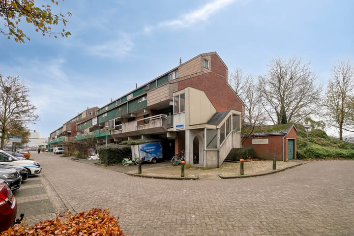 Photo 2 of Bastion 463