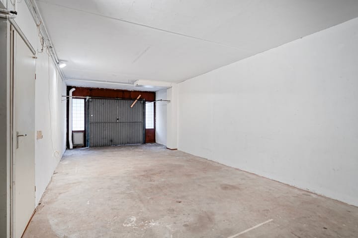 Photo 33 of Bastion 463