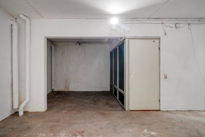 Photo 35 of Bastion 463