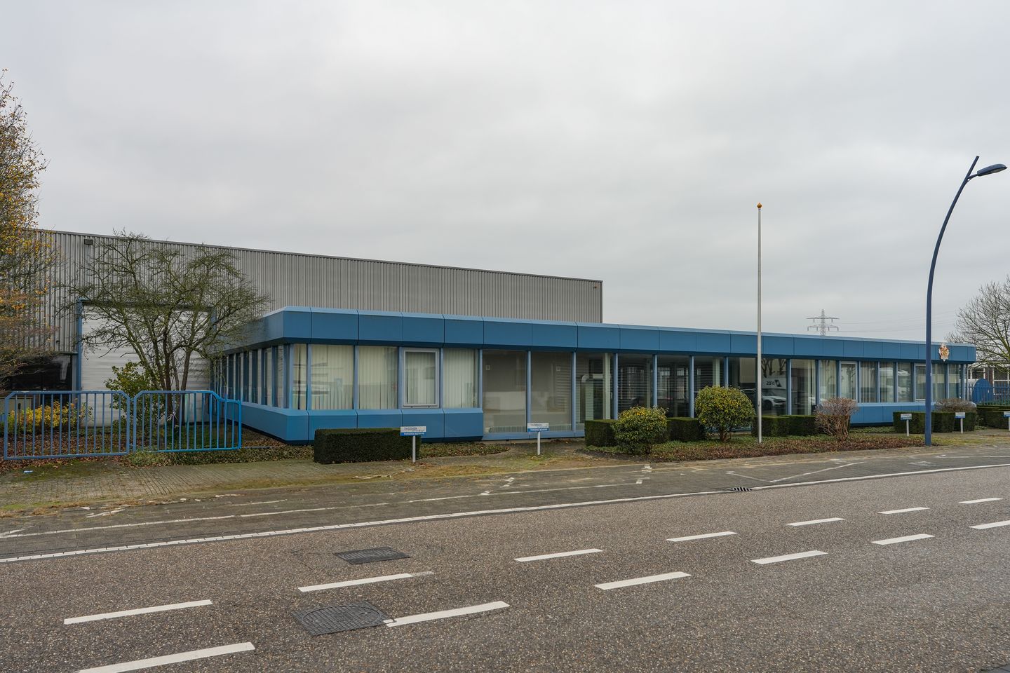 Bekijk foto 1 van Bedrijfsweg 9