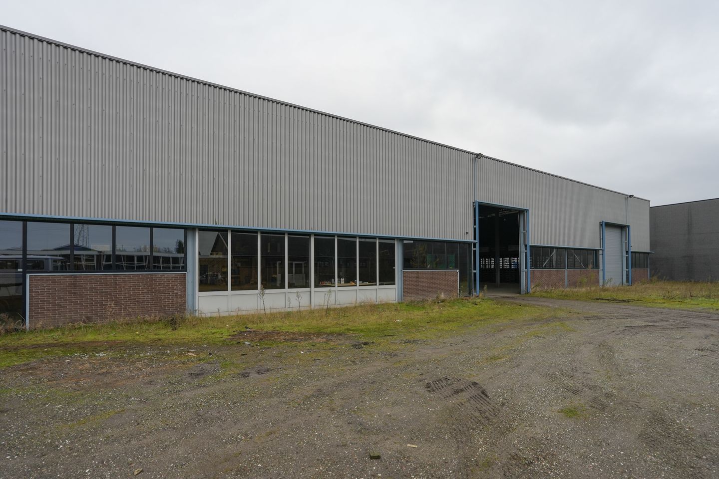 Bekijk foto 2 van Bedrijfsweg 9