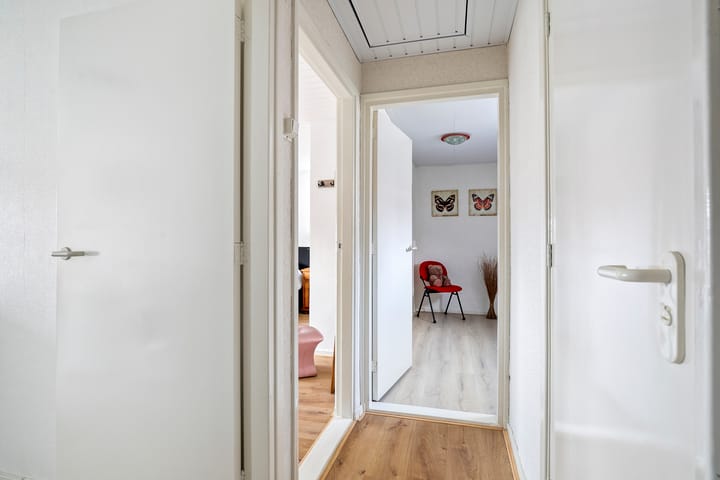 Photo 15 of Jan van Bruhezestraat 15