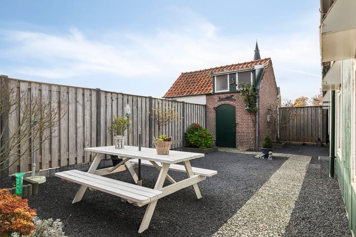 Photo 27 of Jan van Bruhezestraat 15