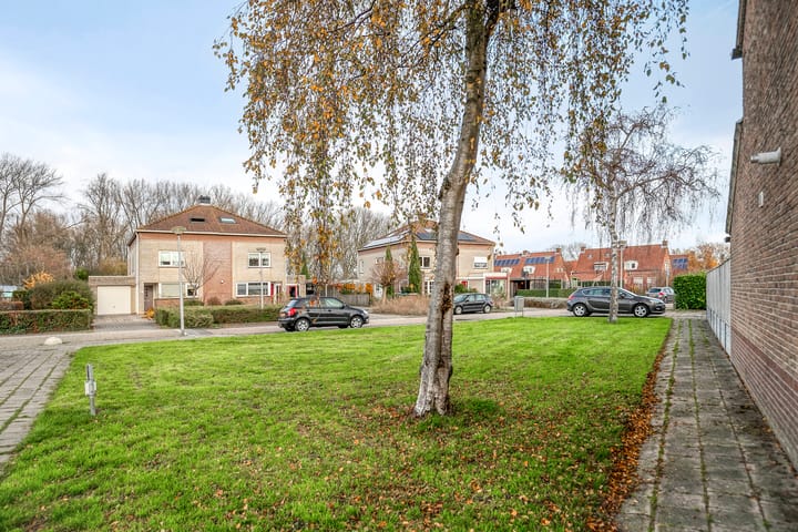 Photo 33 of Jan van Bruhezestraat 15