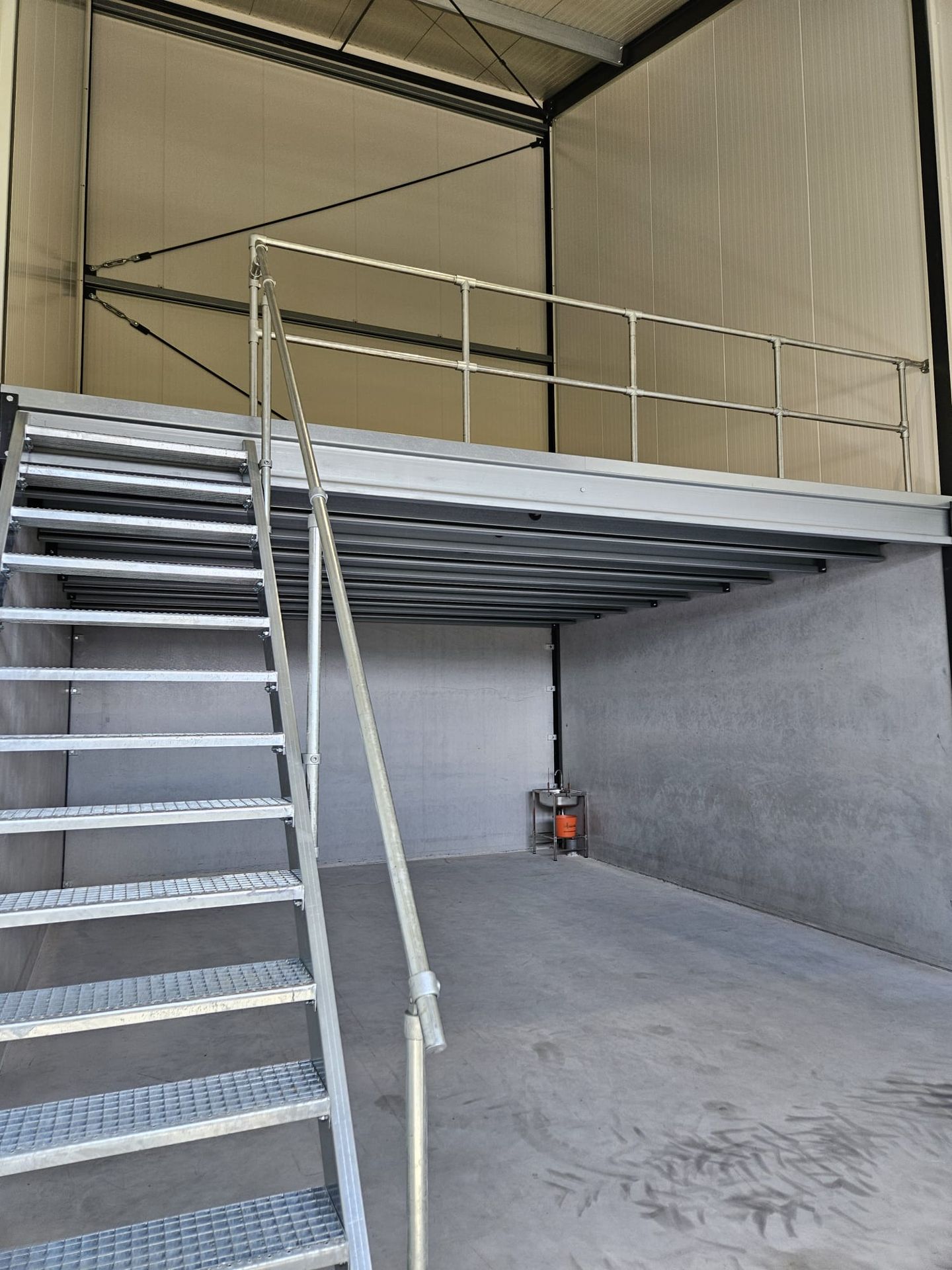 View photo 2 of Hermesweg 6-B