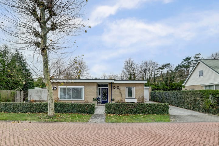 Photo 1 of Zeeasterweg 6