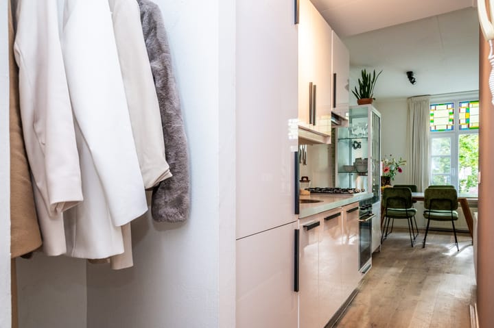 Photo 4 of Tooropstraat 217