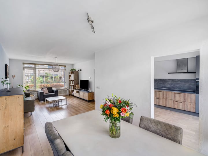 Photo 9 of Meent 151