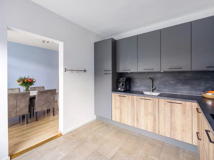 Photo 12 of Meent 151