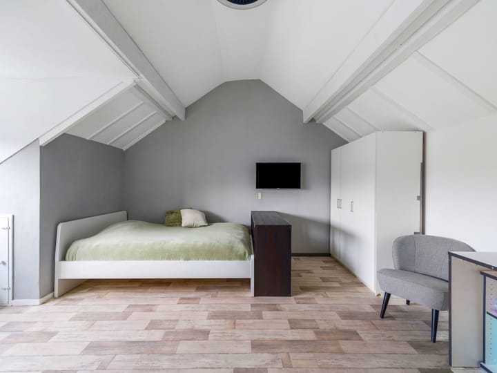 Photo 23 of Meent 151