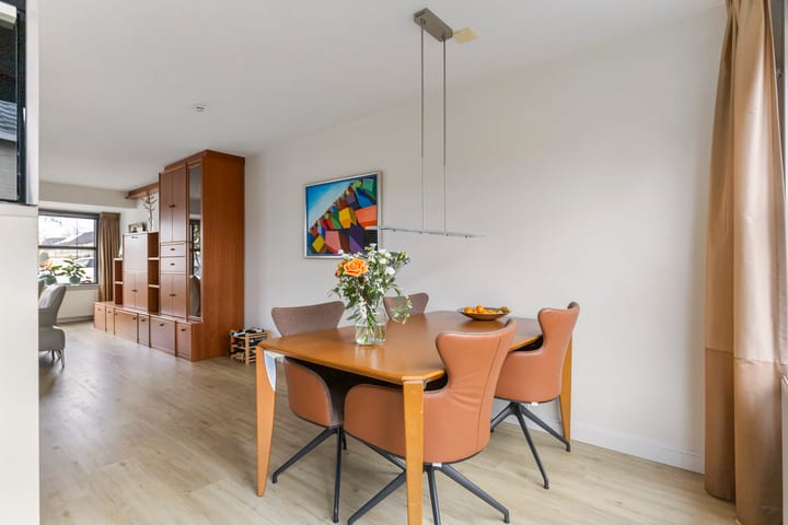 Photo 8 of Carry van Bruggenstraat 10