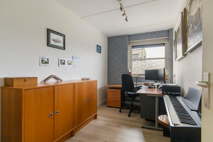 Photo 15 of Carry van Bruggenstraat 10