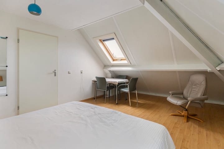 Photo 20 of Carry van Bruggenstraat 10