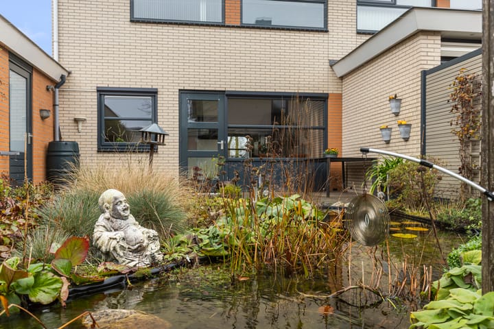 Photo 24 of Carry van Bruggenstraat 10