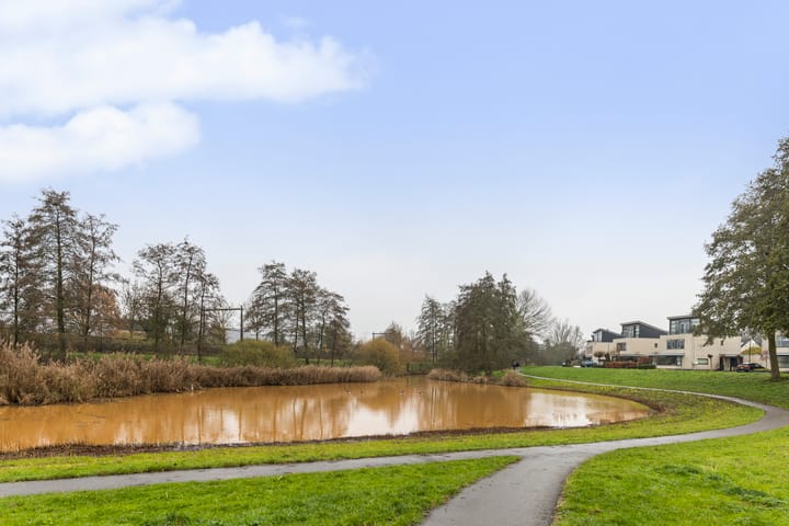 Photo 27 of Carry van Bruggenstraat 10