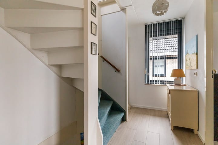 Photo 11 of Carry van Bruggenstraat 10