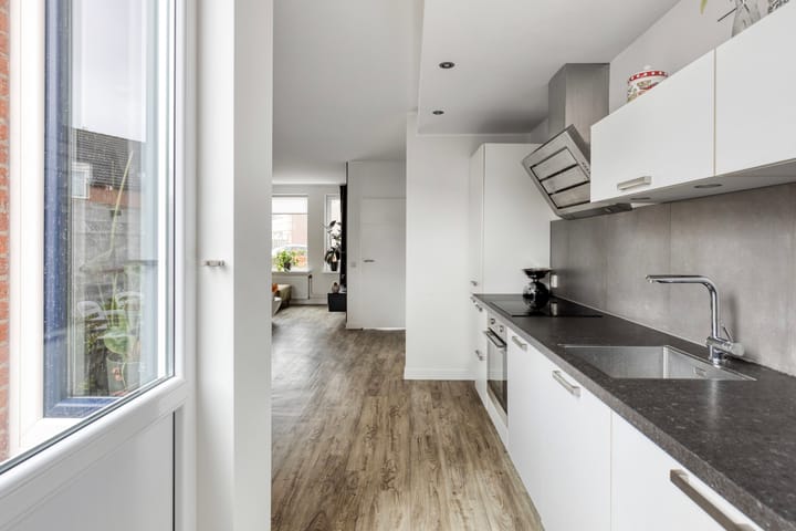 Foto 19 van Johannes Vermeerstraat 14