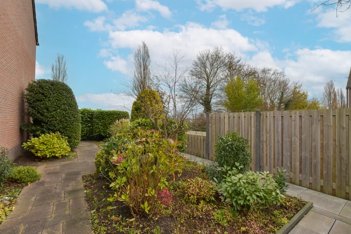 Foto 33 van Wethouder van Damlaan 8