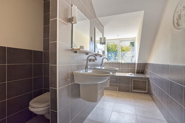 Foto 35 van Meindert Hobbemastraat 12