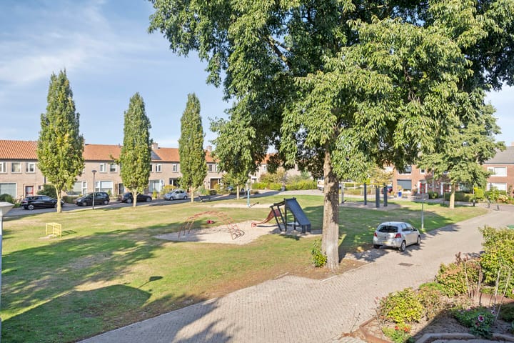 Foto 41 van Meindert Hobbemastraat 12