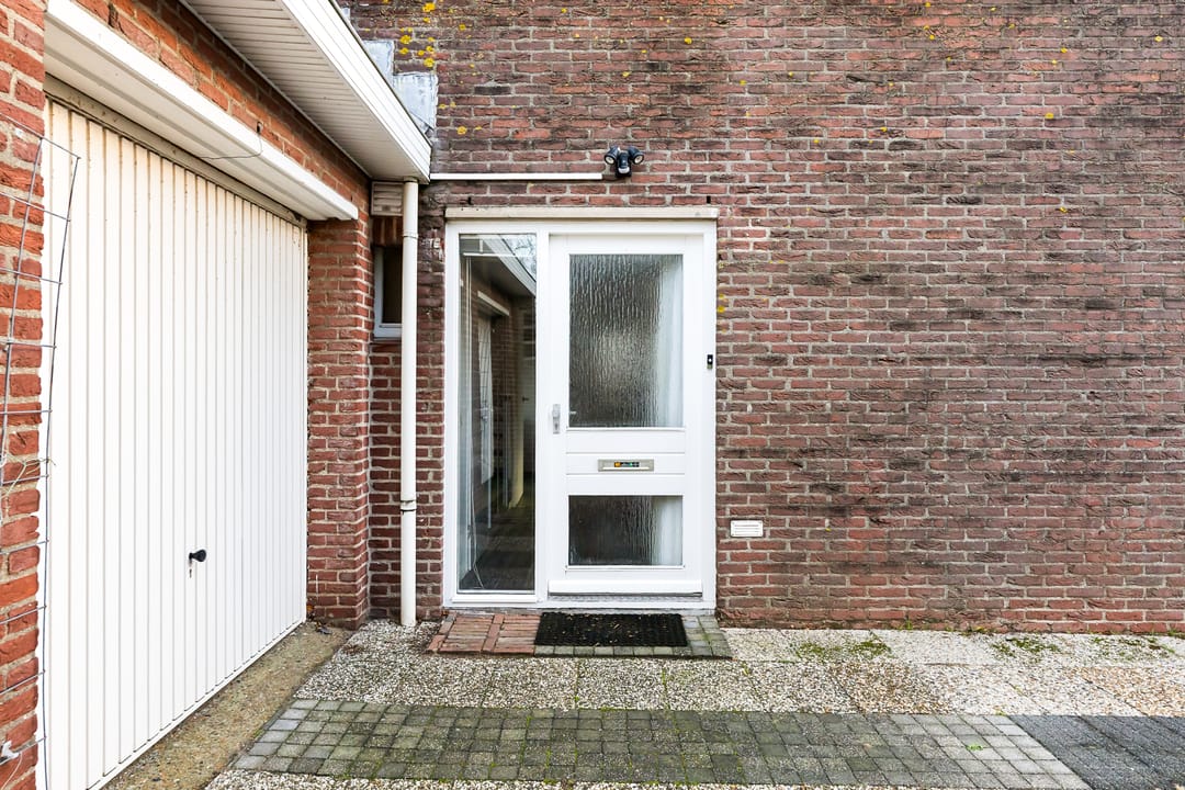 Photo 7 of Van Karnebeekstraat 29