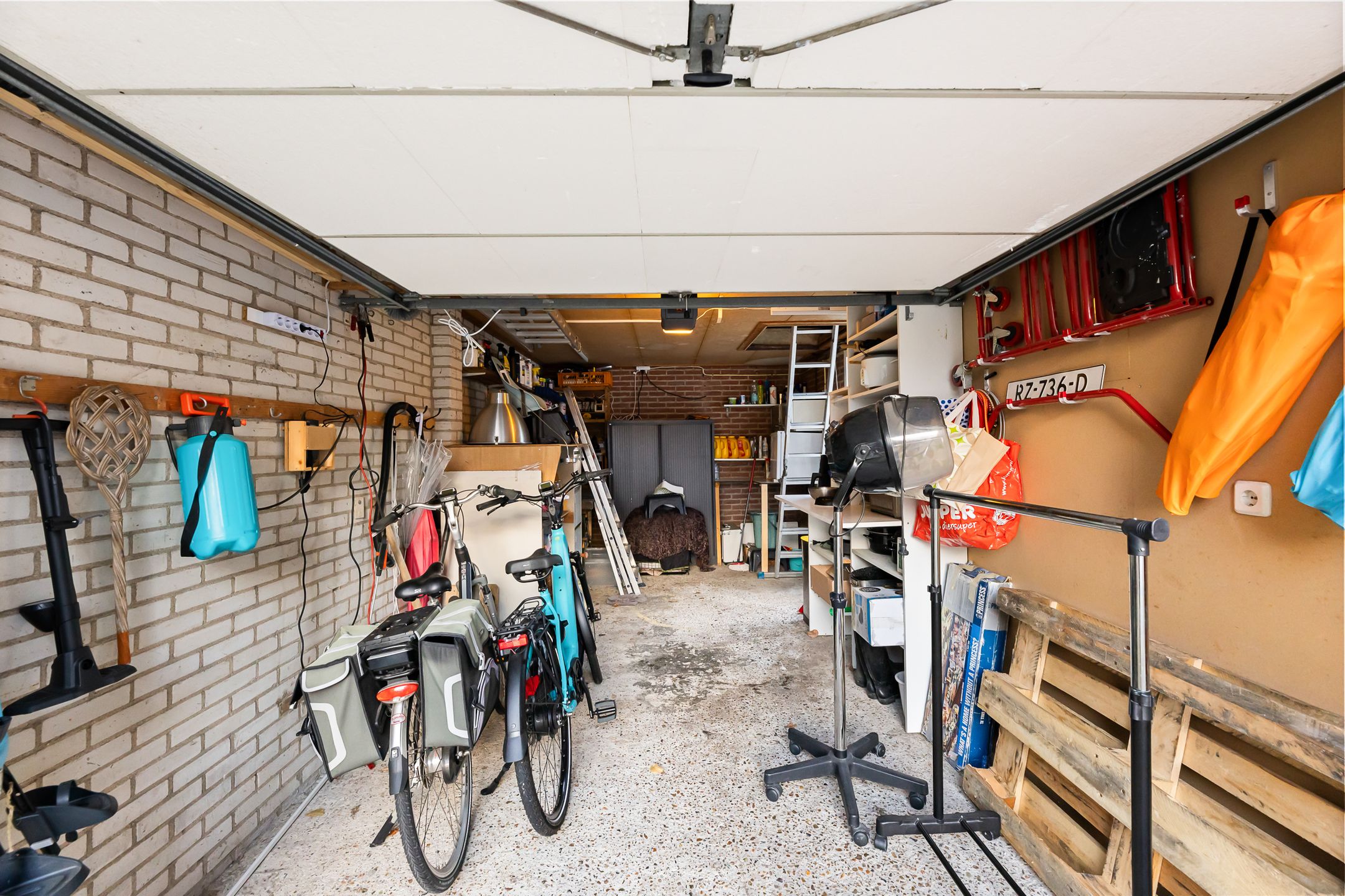 Photo 21 of Van Karnebeekstraat 29