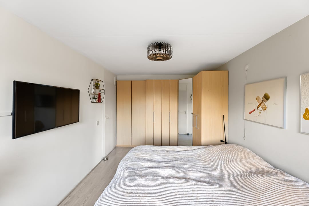 Photo 23 of Van Karnebeekstraat 29