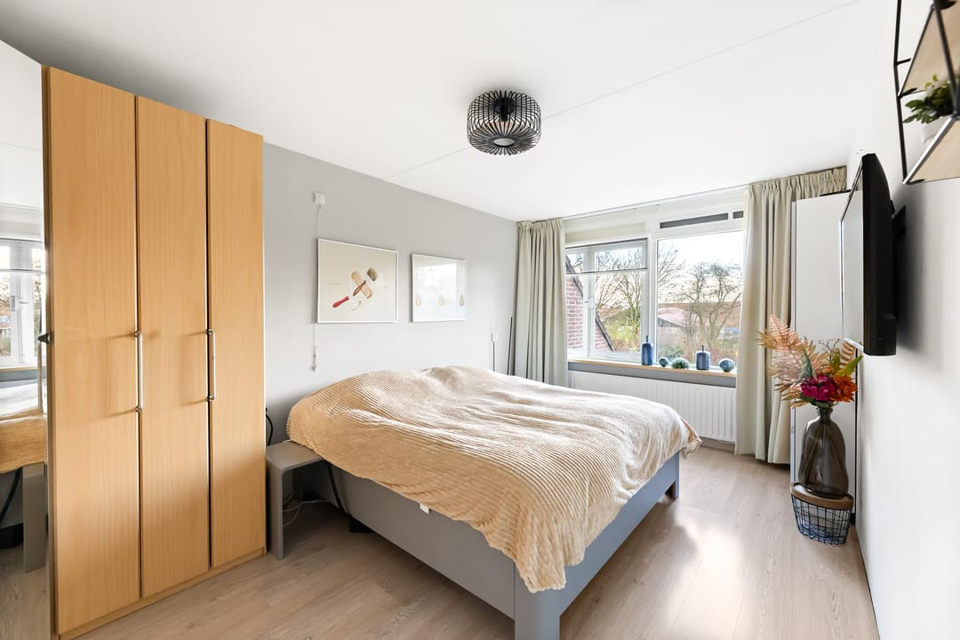 Photo 22 of Van Karnebeekstraat 29