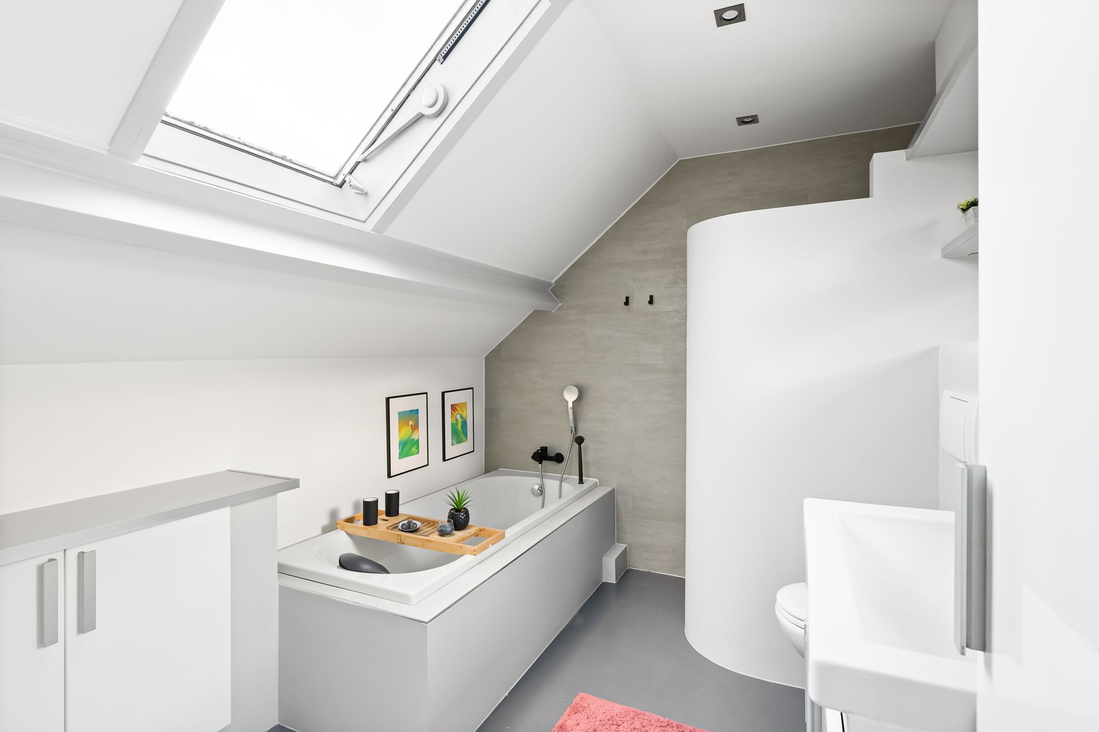 Photo 27 of Van Karnebeekstraat 29