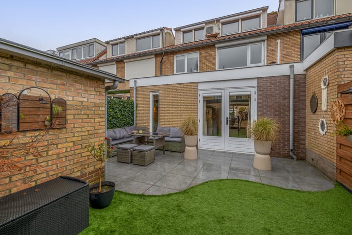 Photo 2 of Van Lennepstraat 5