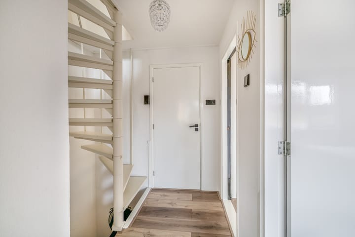 Photo 15 of Van Lennepstraat 5