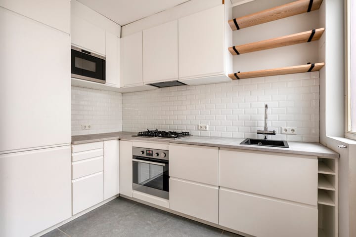 Photo 3 of Barbarossastraat 16