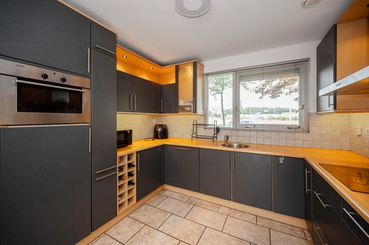 Photo 14 of Charlie Chaplinweg 7